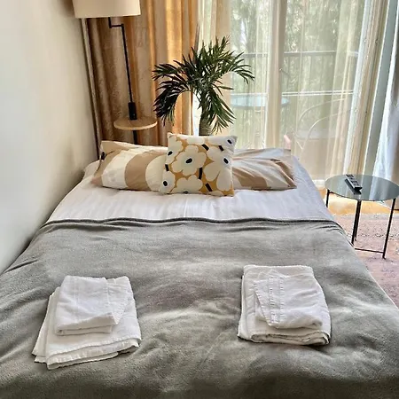 Garden Apartment, Helsinki - Airport Apartamento Vantaa